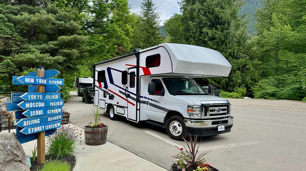 Reisebloggerin Creativelena auf Weltreise mit ihrer Familie: mit dem richtigen Wohnmobil die kanadischen Rocky Mountains hautnah erleben